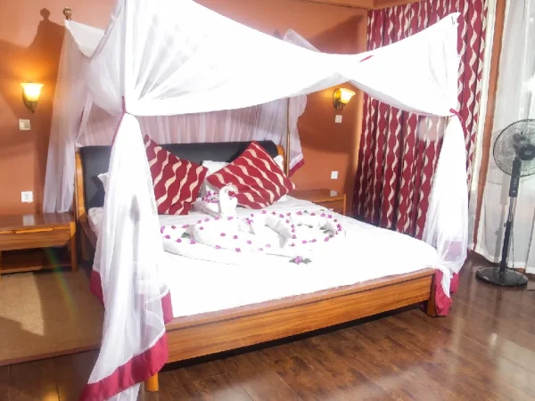 AA Lodge Room (41)