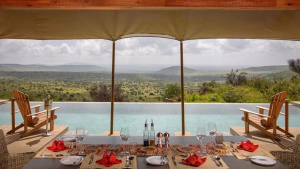 elewana-loisaba-lodo-springs-main-areas-infinity-pool-dinning5868FE7C-FAF0-B781-2F47-5256CFC4D262.jpg