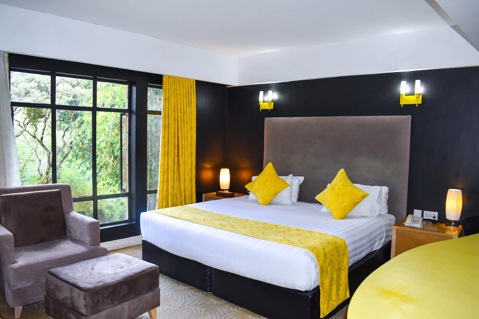 West Wood Hotel